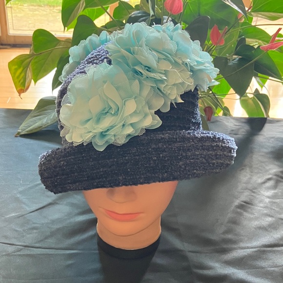 Elegant Blue Floral Women's Hat - Picture 1 of 6